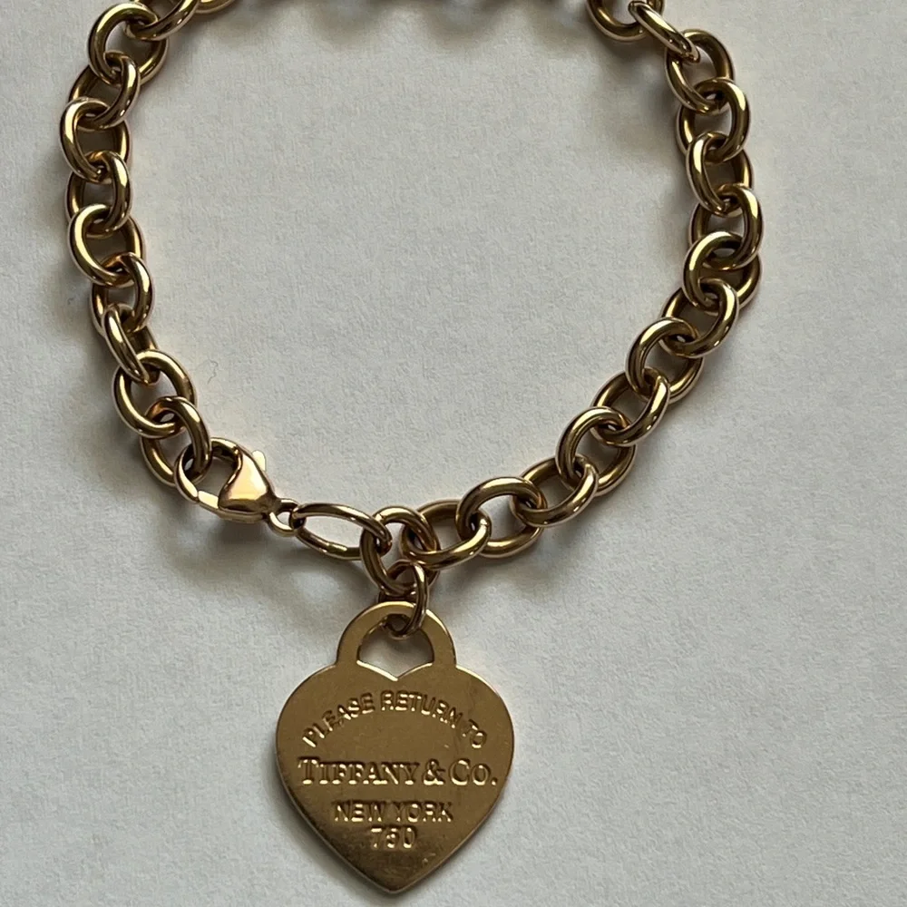 Tiffany & Co. Rose gold Bracelet with medium Heart charm